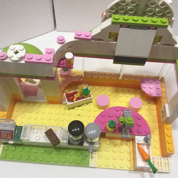 Lego Friends Heartlake Juice Bar #41035 - Picture 7 of 12